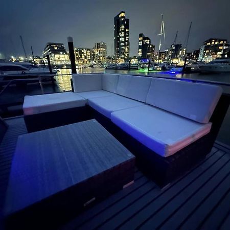 Yacht "X" - 44 Foot Modern Yacht On 5 Star Ocean Village Marina - Minutes Away From City Centre And Cruise Terminals, Free Parking ,Spa Package Available! Southampton Eksteriør bilde