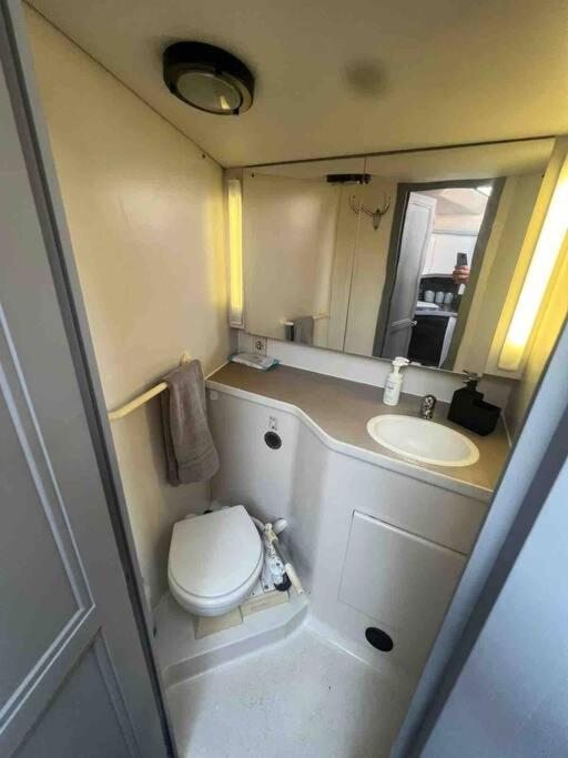 Yacht "X" - 44 Foot Modern Yacht On 5 Star Ocean Village Marina - Minutes Away From City Centre And Cruise Terminals, Free Parking ,Spa Package Available! Southampton Eksteriør bilde