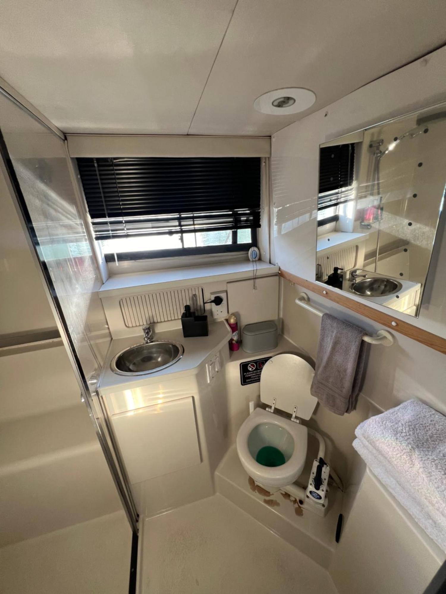 Yacht "X" - 44 Foot Modern Yacht On 5 Star Ocean Village Marina - Minutes Away From City Centre And Cruise Terminals, Free Parking ,Spa Package Available! Southampton Eksteriør bilde